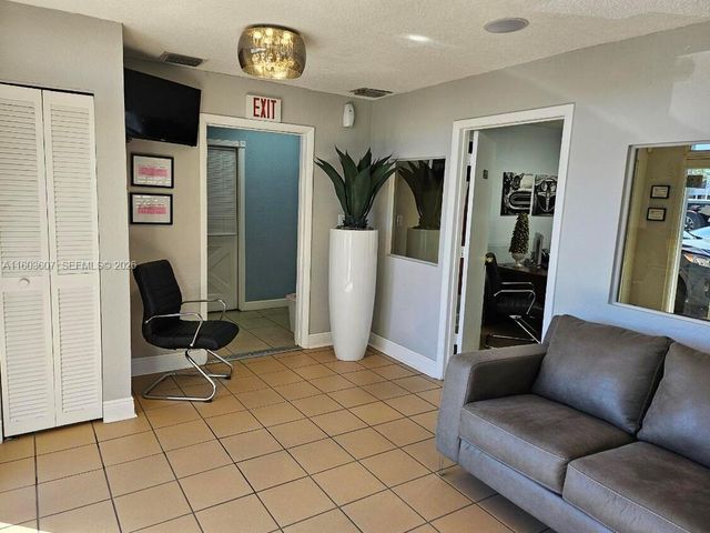 4010 E 8th Avenue, Hialeah, FL 33013
