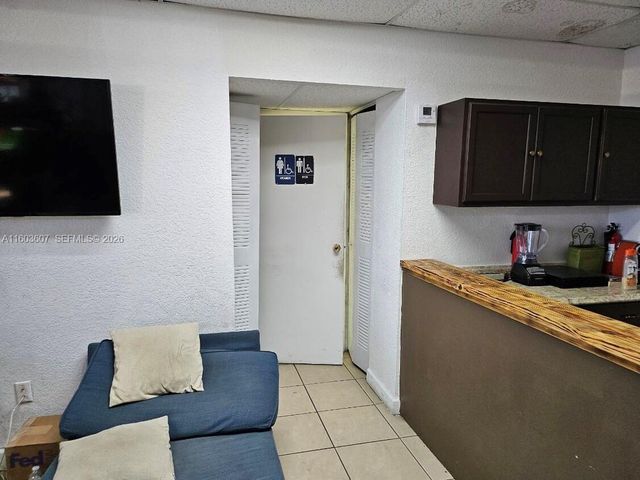 4010 E 8th Avenue, Hialeah, FL 33013