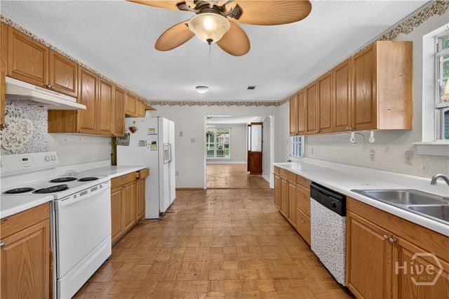 1 Lansing Avenue, Savannah, GA 31406
