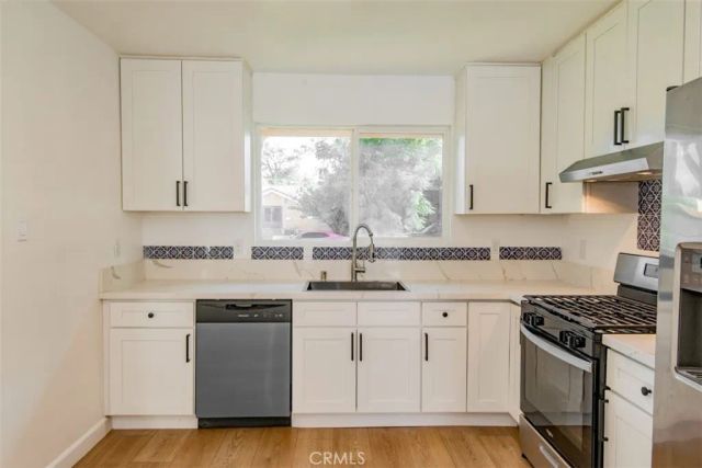 16433 Gledhill Street, North Hills, CA 91343