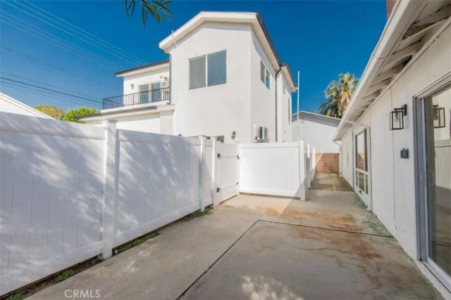 16433 Gledhill Street, North Hills, CA 91343