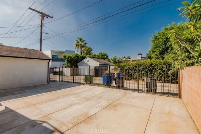 16433 Gledhill Street, North Hills, CA 91343