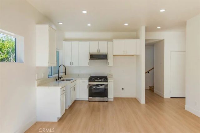 16433 Gledhill Street, North Hills, CA 91343
