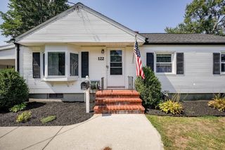 122 Drexel St, Springfield, MA 01104