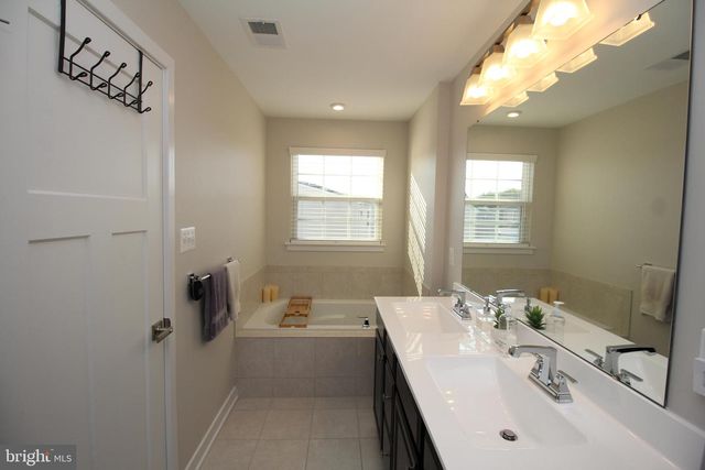 103 FREEDOM WAY, Sicklerville, NJ 08081