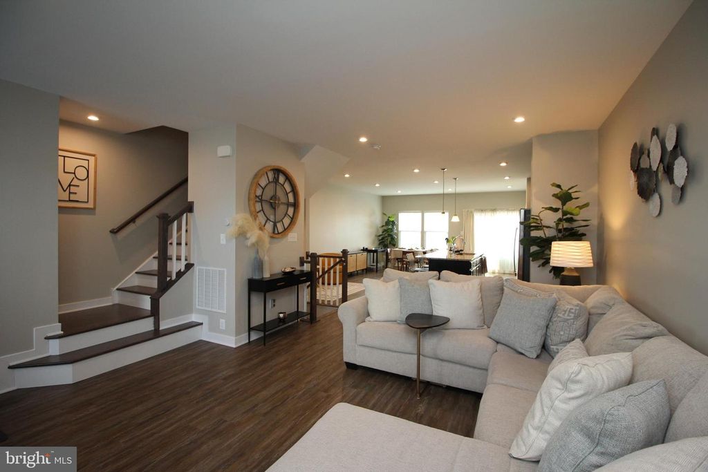 103 FREEDOM WAY, Sicklerville, NJ 08081