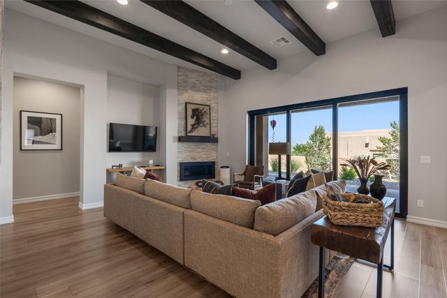 1 Trasera Court, Santa Fe, NM 87506
