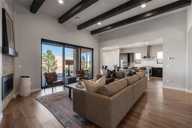 1 Trasera Court, Santa Fe, NM 87506