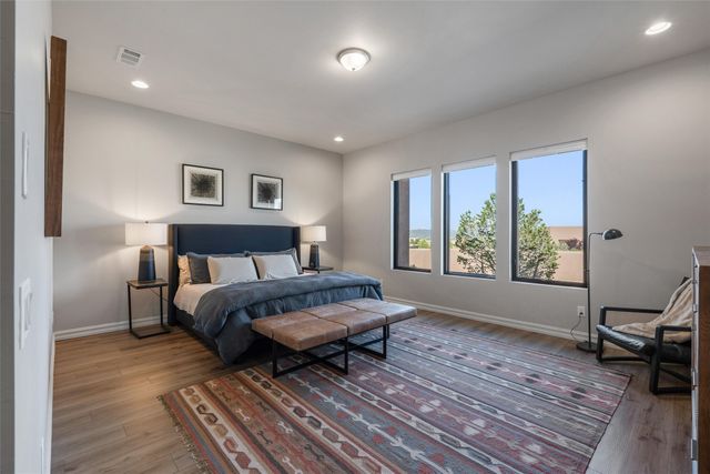 1 Trasera Court, Santa Fe, NM 87506