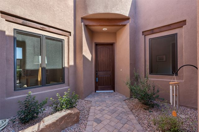 1 Trasera Court, Santa Fe, NM 87506