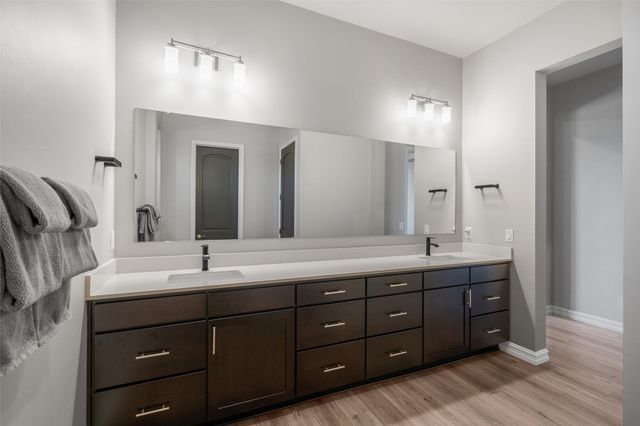 1 Trasera Court, Santa Fe, NM 87506