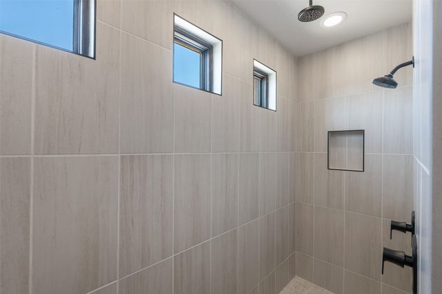 1 Trasera Court, Santa Fe, NM 87506