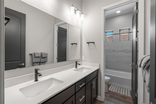 1 Trasera Court, Santa Fe, NM 87506