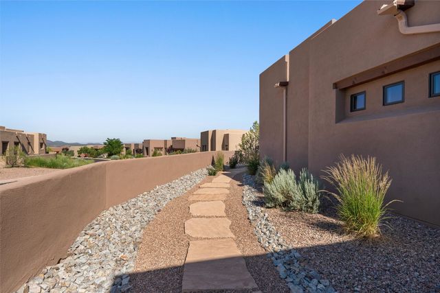 1 Trasera Court, Santa Fe, NM 87506