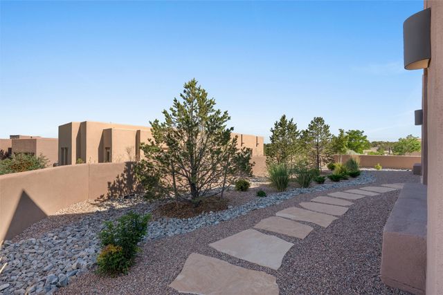 1 Trasera Court, Santa Fe, NM 87506