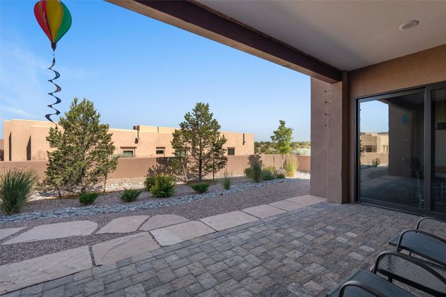 1 Trasera Court, Santa Fe, NM 87506