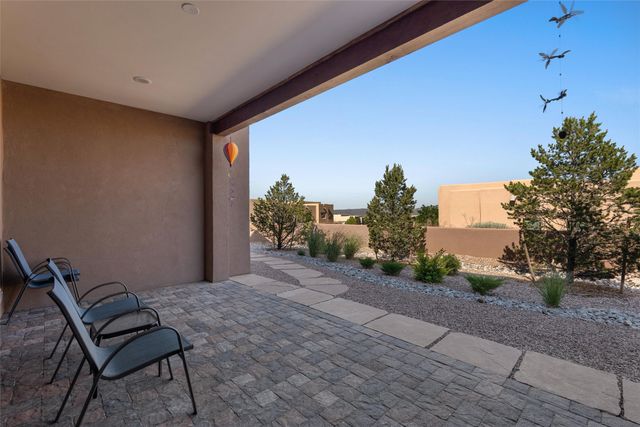 1 Trasera Court, Santa Fe, NM 87506