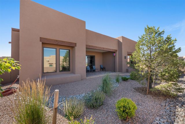 1 Trasera Court, Santa Fe, NM 87506