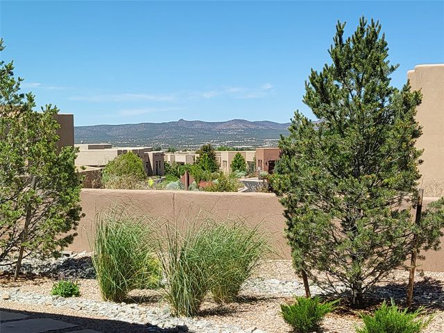 1 Trasera Court, Santa Fe, NM 87506