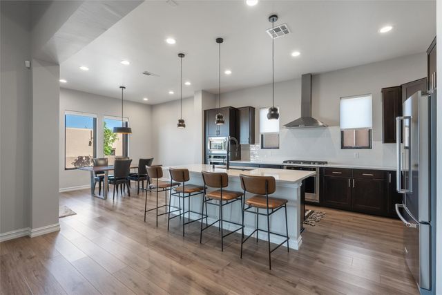 1 Trasera Court, Santa Fe, NM 87506