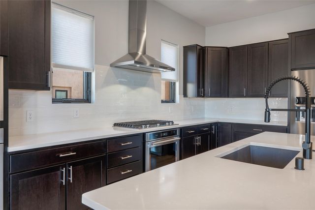 1 Trasera Court, Santa Fe, NM 87506