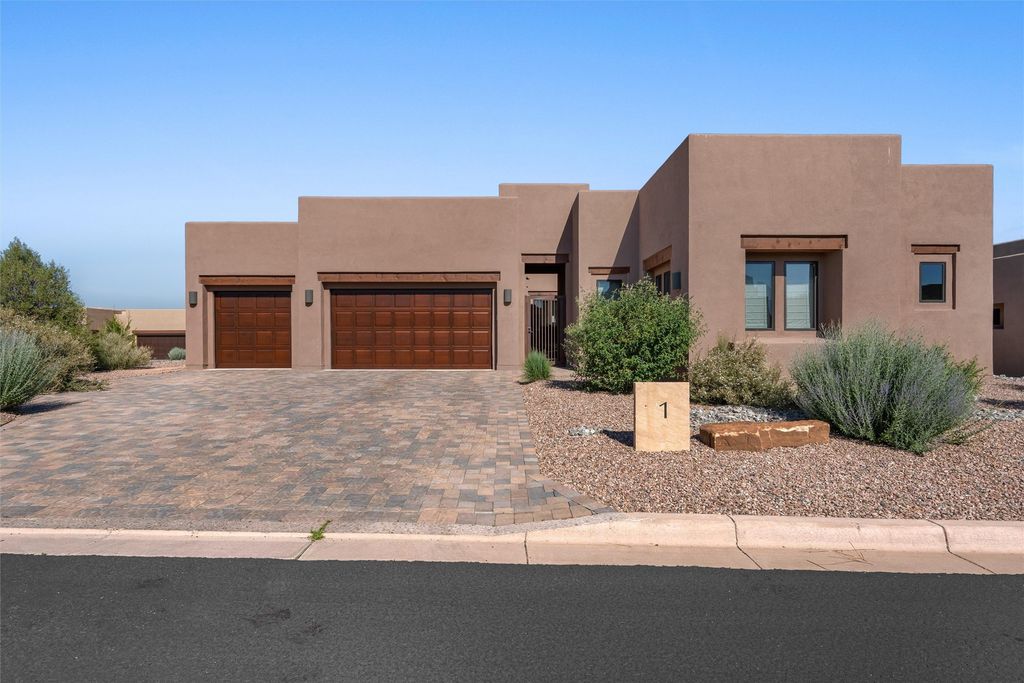 1 Trasera Court, Santa Fe, NM 87506