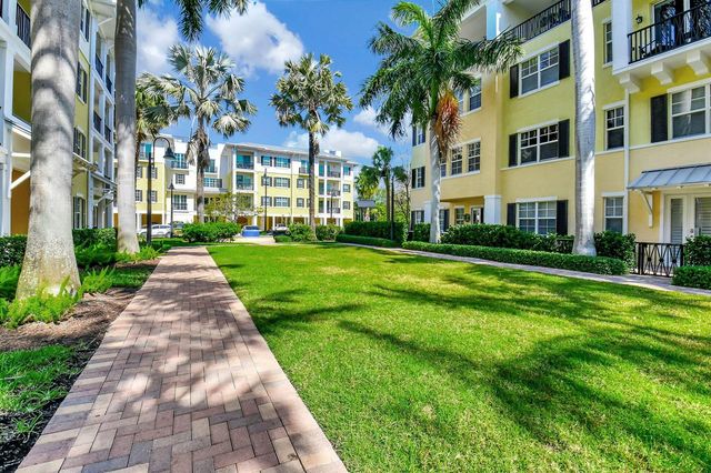 3130 W LATITUDE Circle 302, Delray Beach, FL 33483