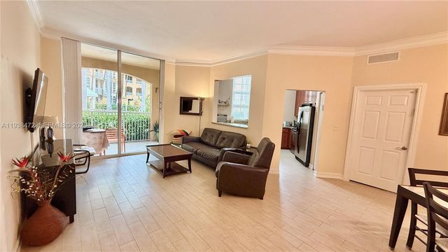 3001 NE 185th St 112, Aventura, FL 33180