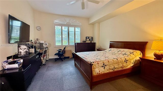 3001 NE 185th St 112, Aventura, FL 33180