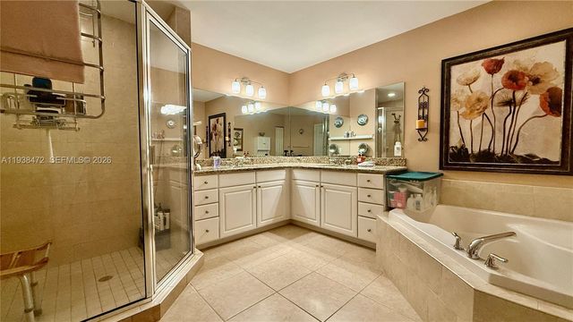 3001 NE 185th St 112, Aventura, FL 33180