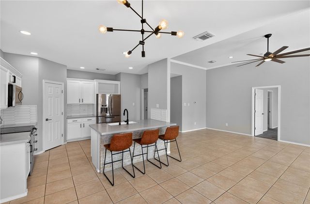 15230 BARATARIA Dr, Corpus Christi, TX 78418