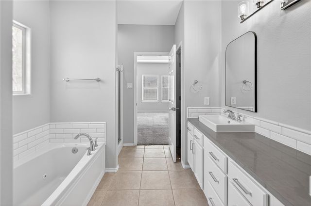 15230 BARATARIA Dr, Corpus Christi, TX 78418