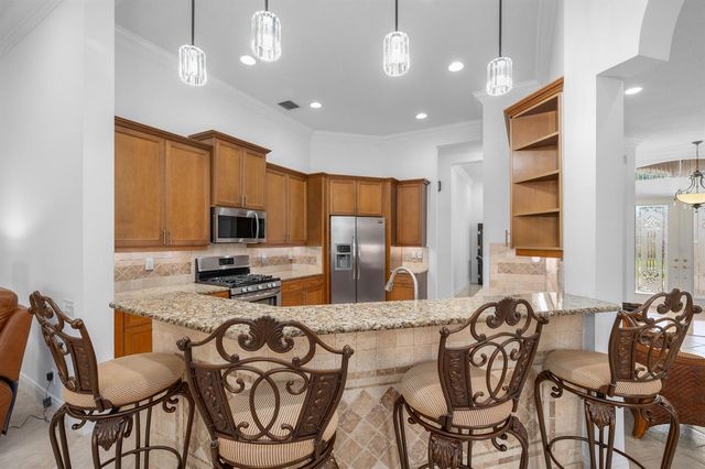 469 NW Blue Lake Drive, Port St. Lucie, FL 34986