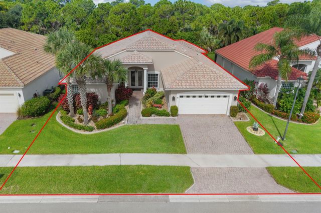 469 NW Blue Lake Drive, Port St. Lucie, FL 34986