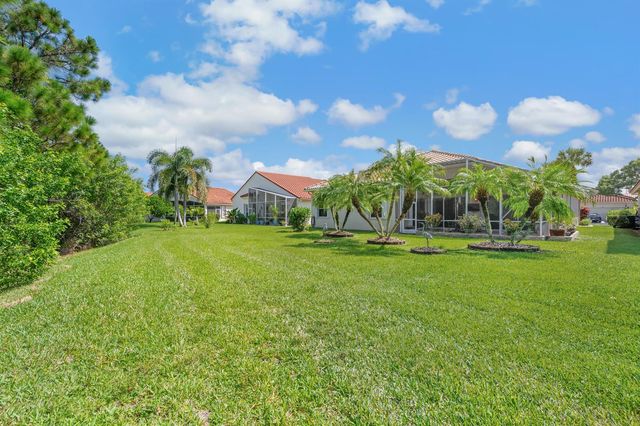 469 NW Blue Lake Drive, Port St. Lucie, FL 34986