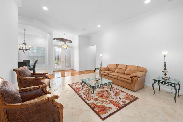 469 NW Blue Lake Drive, Port St. Lucie, FL 34986