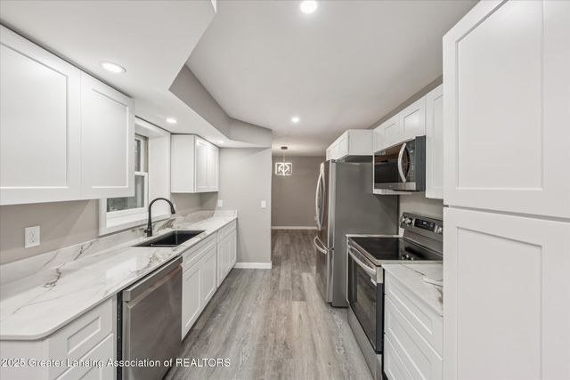 5435 Blue Haven Drive, East Lansing, MI 48823