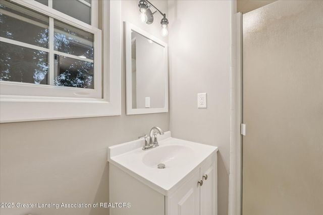 5435 Blue Haven Drive, East Lansing, MI 48823