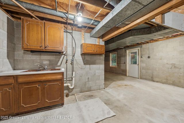 5435 Blue Haven Drive, East Lansing, MI 48823