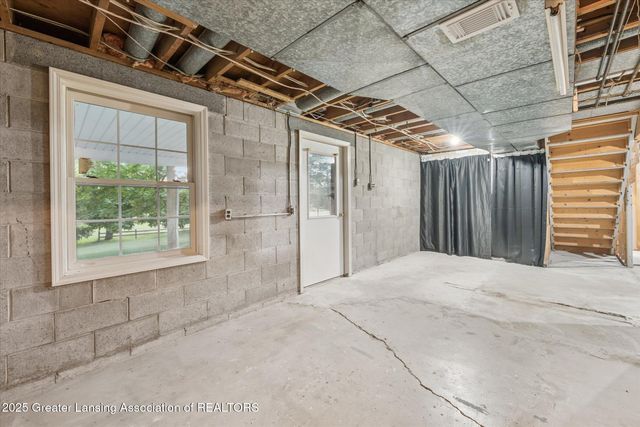 5435 Blue Haven Drive, East Lansing, MI 48823