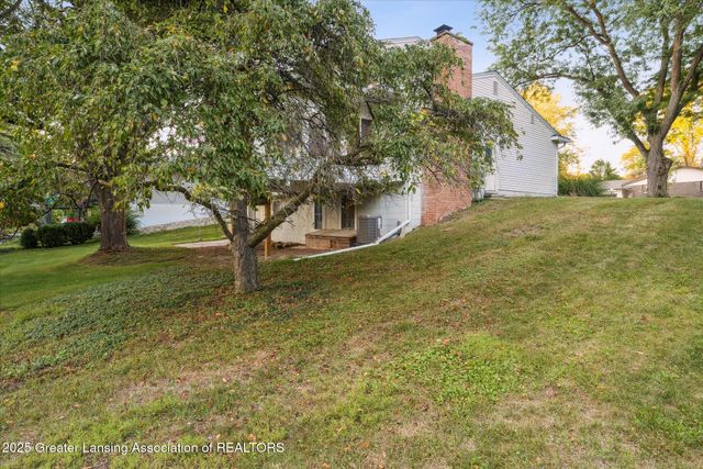 5435 Blue Haven Drive, East Lansing, MI 48823