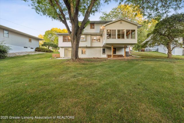5435 Blue Haven Drive, East Lansing, MI 48823