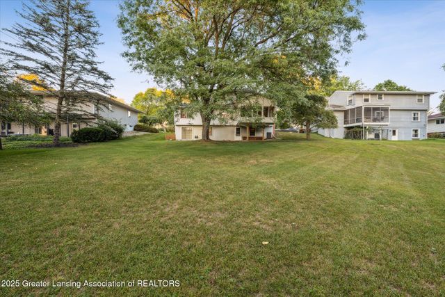 5435 Blue Haven Drive, East Lansing, MI 48823