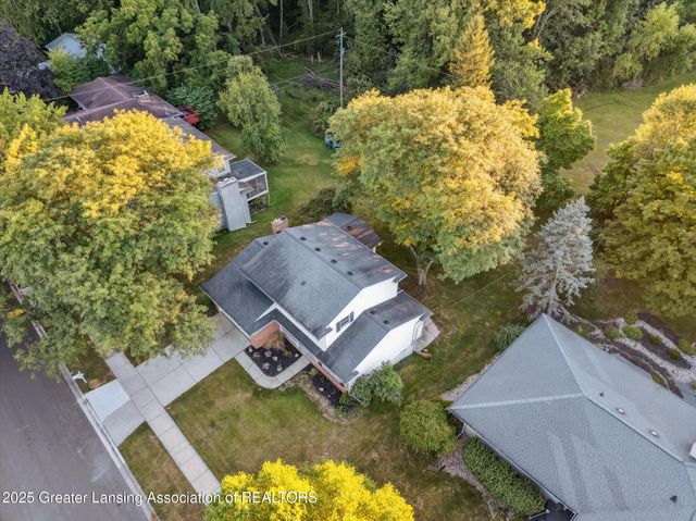 5435 Blue Haven Drive, East Lansing, MI 48823