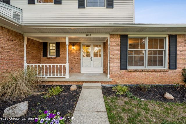 5435 Blue Haven Drive, East Lansing, MI 48823