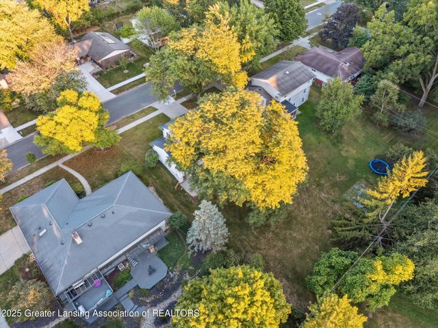 5435 Blue Haven Drive, East Lansing, MI 48823