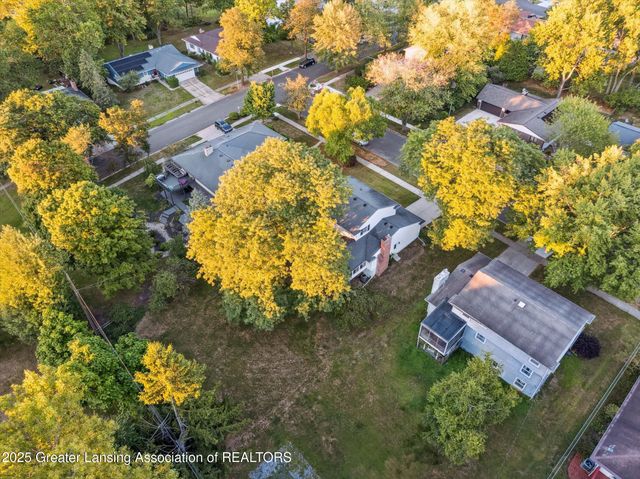 5435 Blue Haven Drive, East Lansing, MI 48823