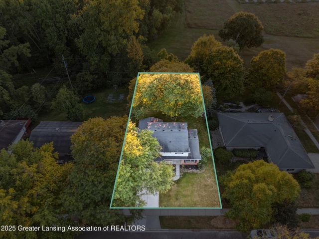 5435 Blue Haven Drive, East Lansing, MI 48823