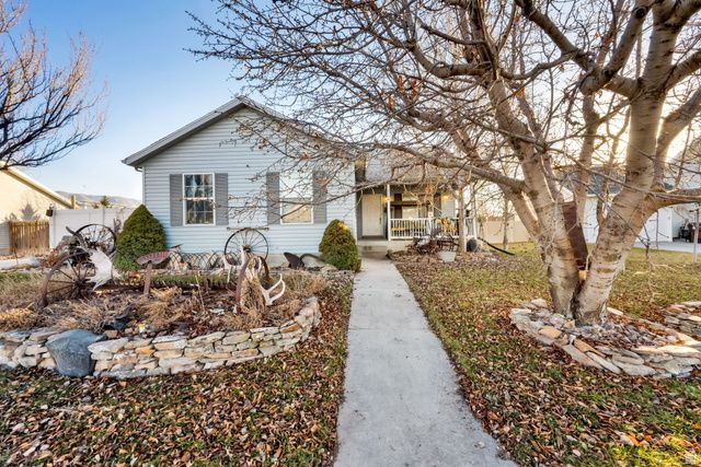 2126 E AUTUMN ST, Eagle Mountain, UT 84005