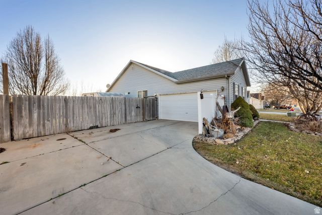 2126 E AUTUMN ST, Eagle Mountain, UT 84005